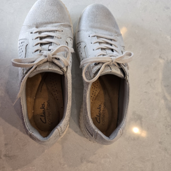 Clarks Silver and White Lace-Up Leather Sneakers - Picture 2 of 3